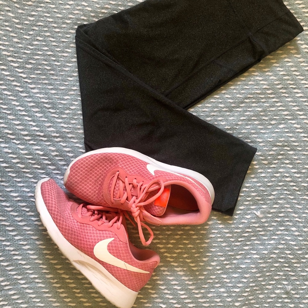 Nike Tanjun